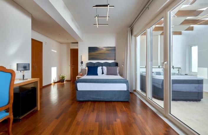 Image No.15-5 Bed Villa for sale