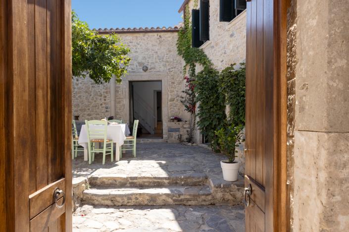 Image No.3-4 Bed Villa for sale