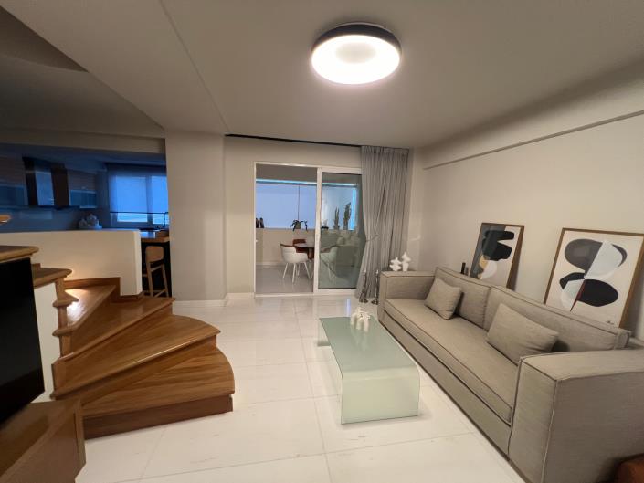 Image No.9-4 Bed Maisonette for sale