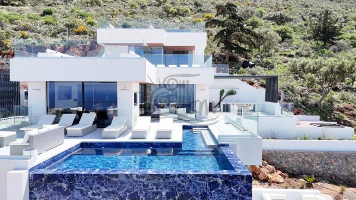 Image No.1-4 Bed Villa for sale