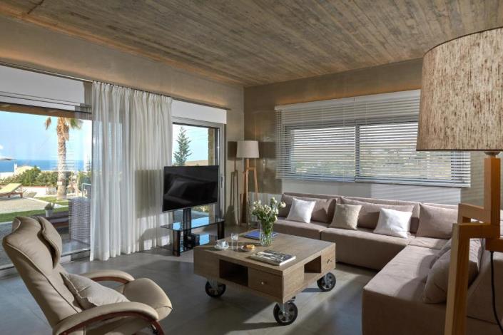 Image No.11-6 Bed Villa for sale