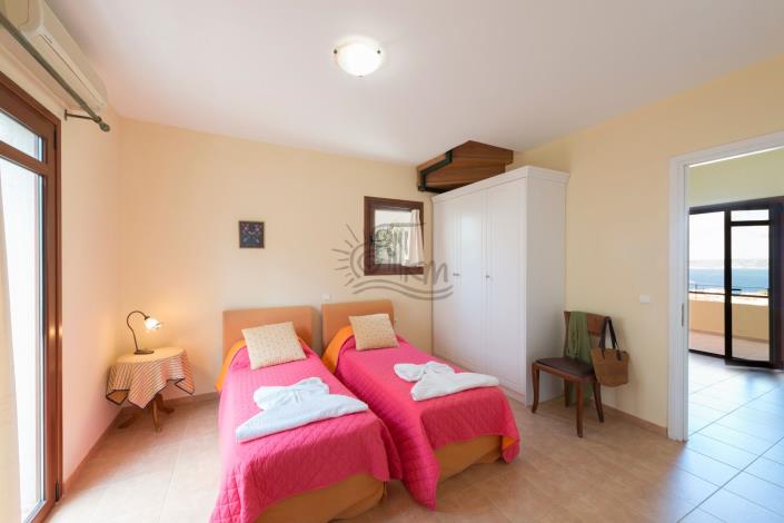 Image No.10-3 Bed Villa for sale