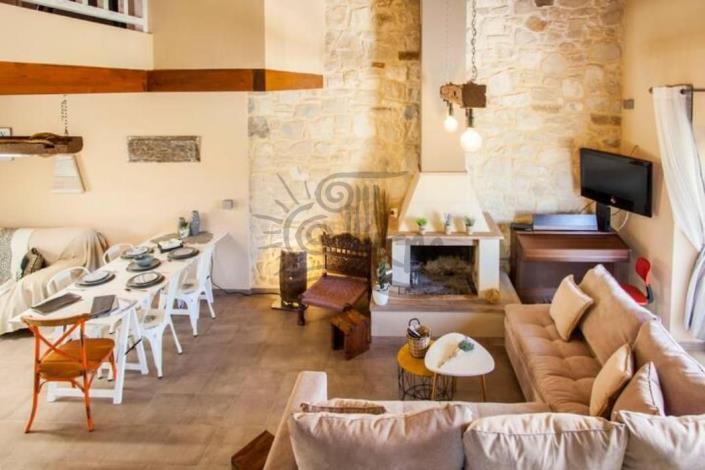 Image No.10-2 Bed Villa / Detached for sale