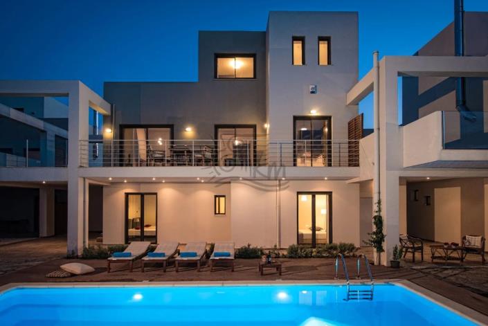 Image No.2-9 Bed Villa for sale