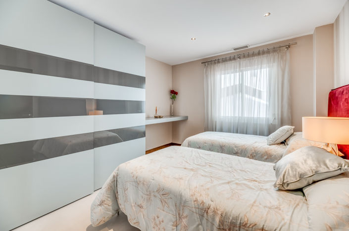 Image No.21-3 Bed Apartment for sale