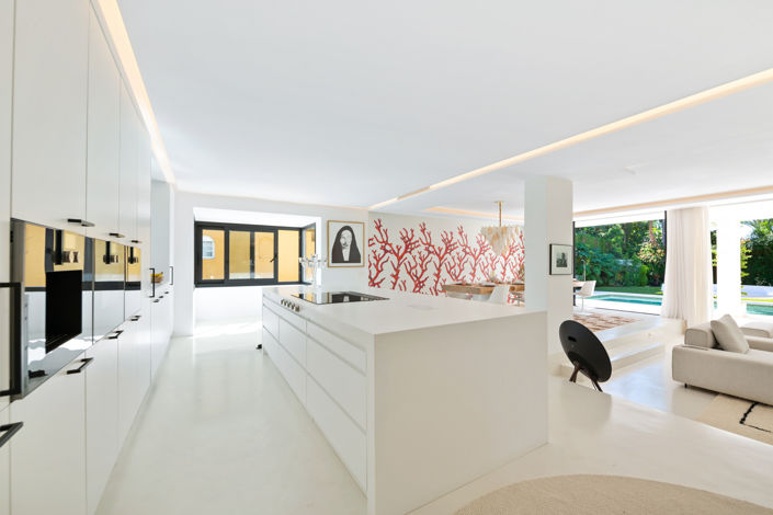 Image No.10-4 Bed Villa for sale