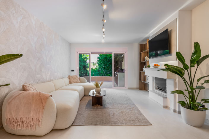 Image No.10-4 Bed Property for sale