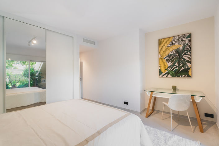 Image No.22-4 Bed Property for sale