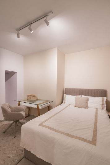Image No.23-4 Bed Property for sale
