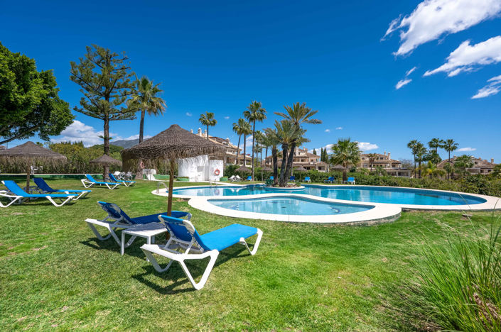 Image No.28-4 Bed Property for sale