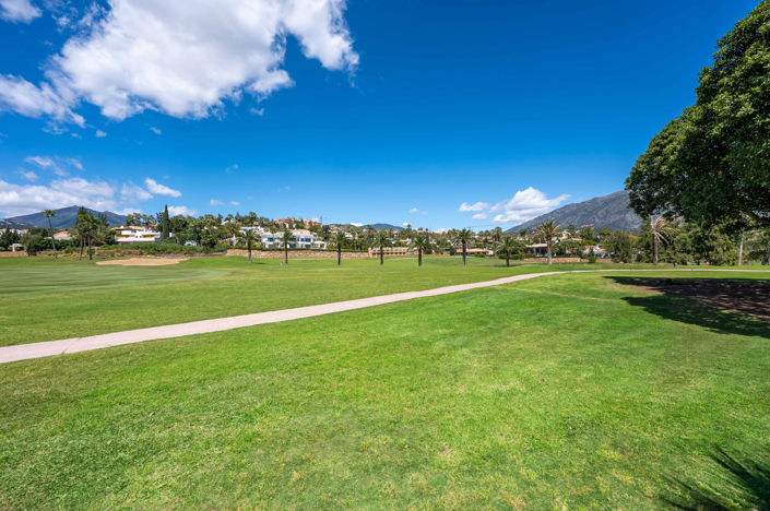 Image No.32-4 Bed Property for sale