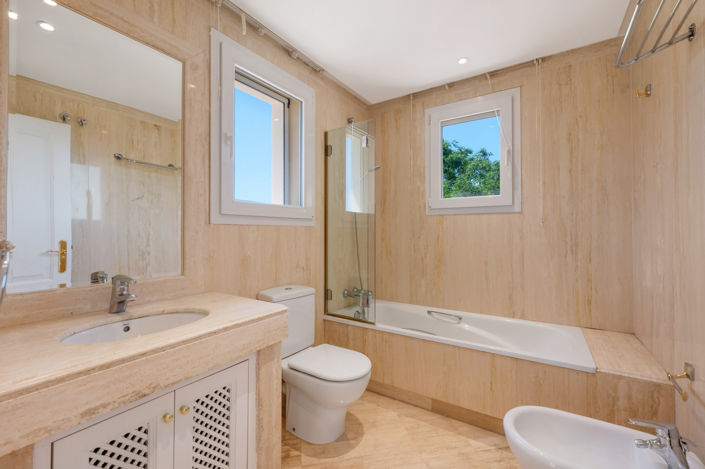 Image No.10-3 Bed Apartment for sale