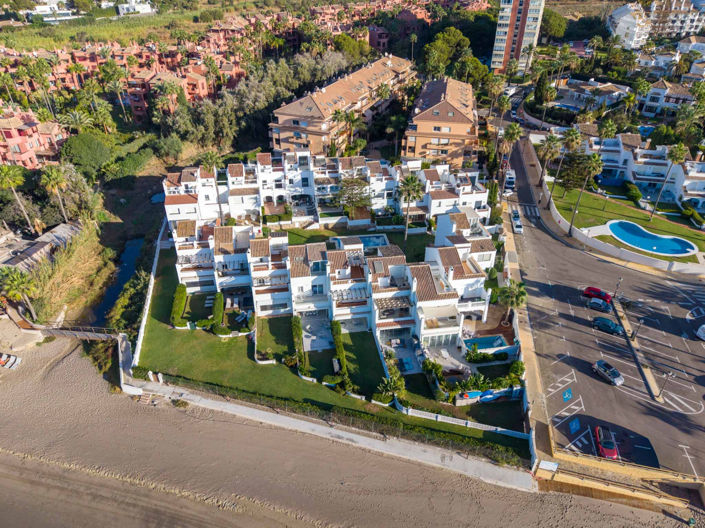 Image No.32-4 Bed Townhouse for sale