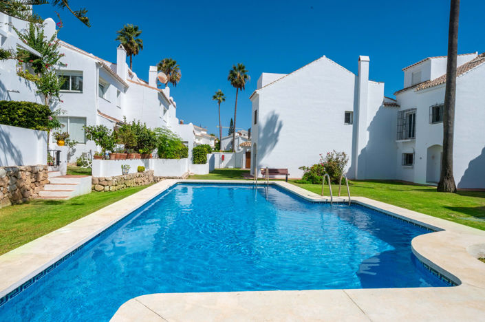 Image No.13-4 Bed Townhouse for sale