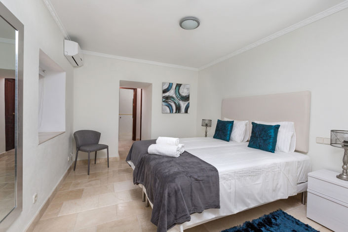 Image No.30-12 Bed Villa for sale