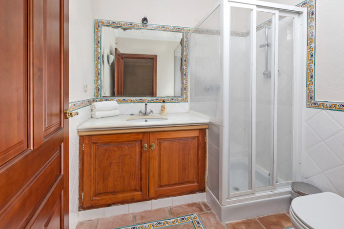 Image No.35-12 Bed Villa for sale