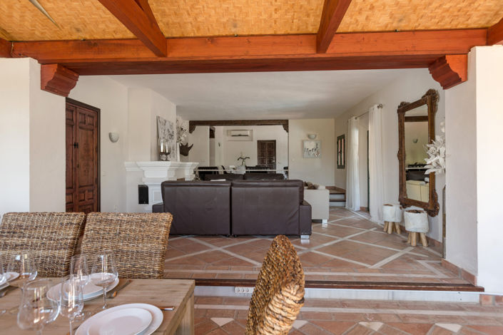 Image No.10-12 Bed Villa for sale