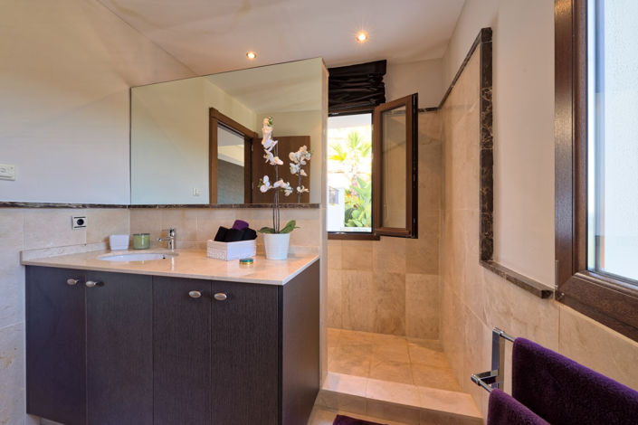 Image No.20-5 Bed Villa for sale