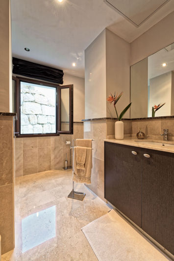 Image No.23-5 Bed Villa for sale