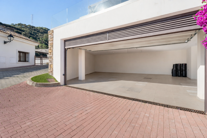 Image No.41-5 Bed Villa for sale