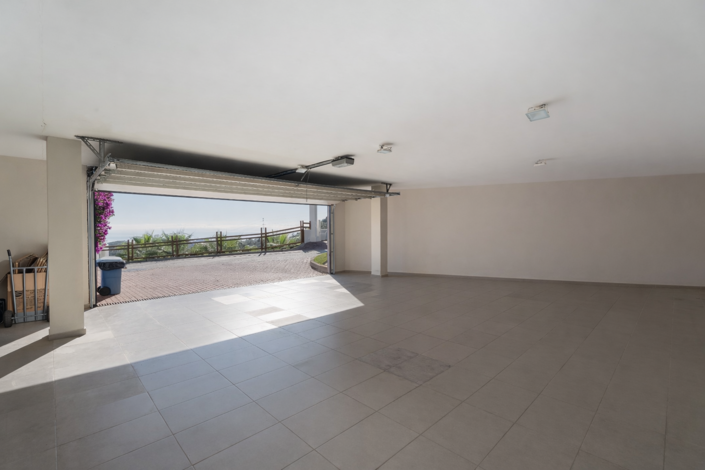 Image No.42-5 Bed Villa for sale