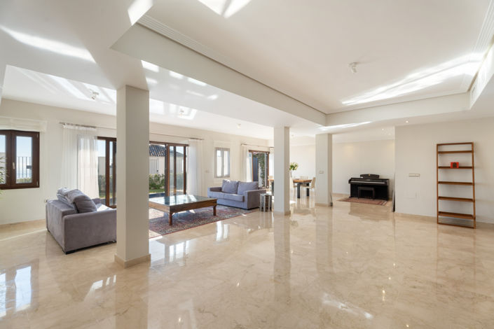 Image No.42-5 Bed Villa for sale