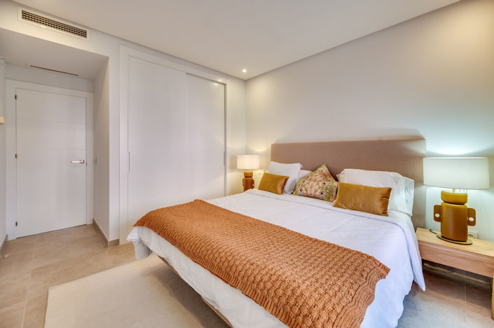 Image No.10-3 Bed Property for sale