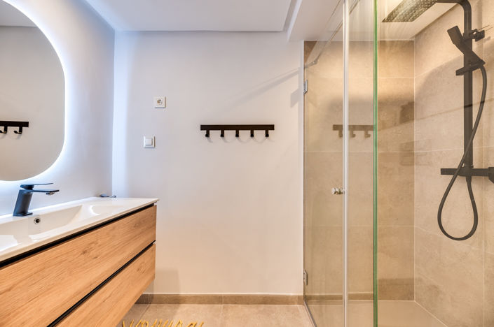 Image No.13-3 Bed Property for sale