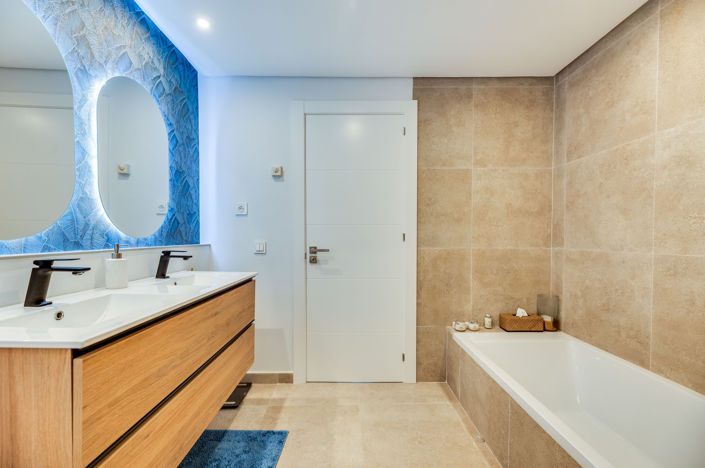 Image No.18-3 Bed Property for sale