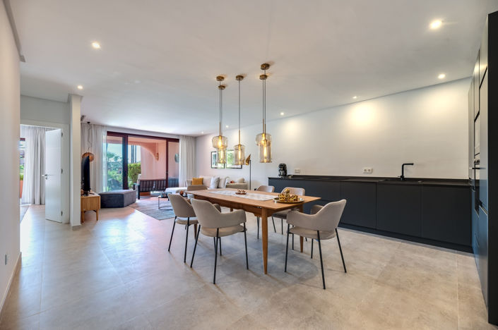 Image No.19-3 Bed Property for sale