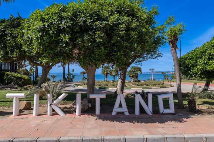 Image No.40-3 Bed Property for sale