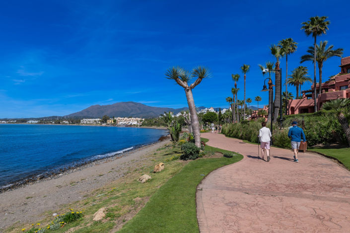 Image No.41-3 Bed Property for sale