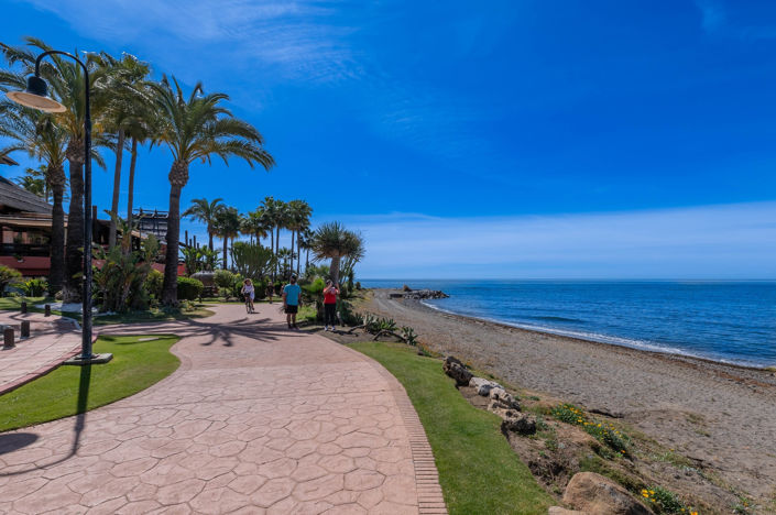 Image No.43-3 Bed Property for sale