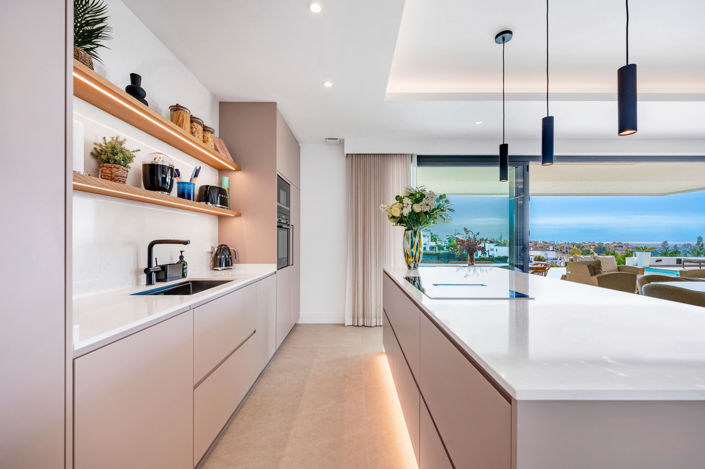 Image No.8-6 Bed Villa for sale