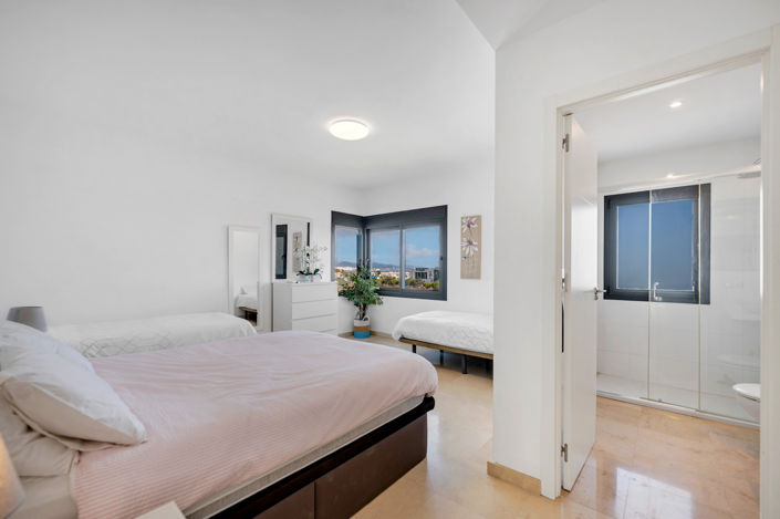 Image No.20-5 Bed Villa for sale