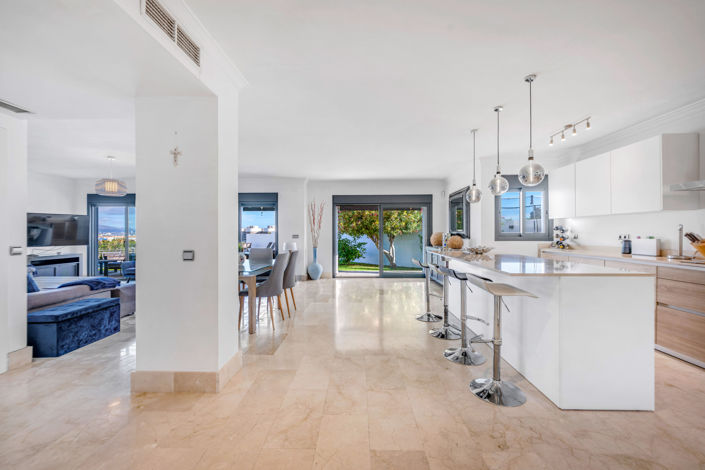 Image No.3-5 Bed Villa for sale