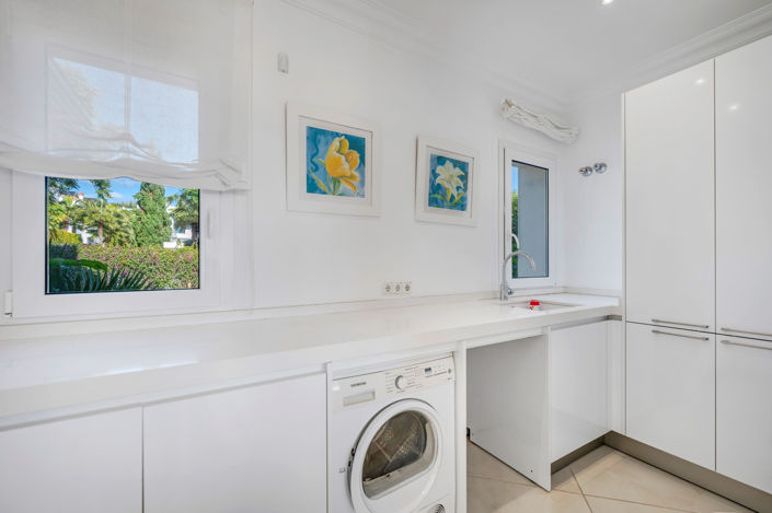 Image No.20-7 Bed Villa for sale