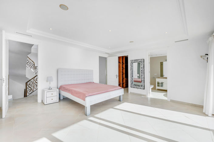 Image No.25-7 Bed Villa for sale