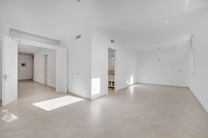 Image No.45-7 Bed Villa for sale