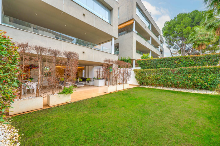 Image No.13-3 Bed Property for sale