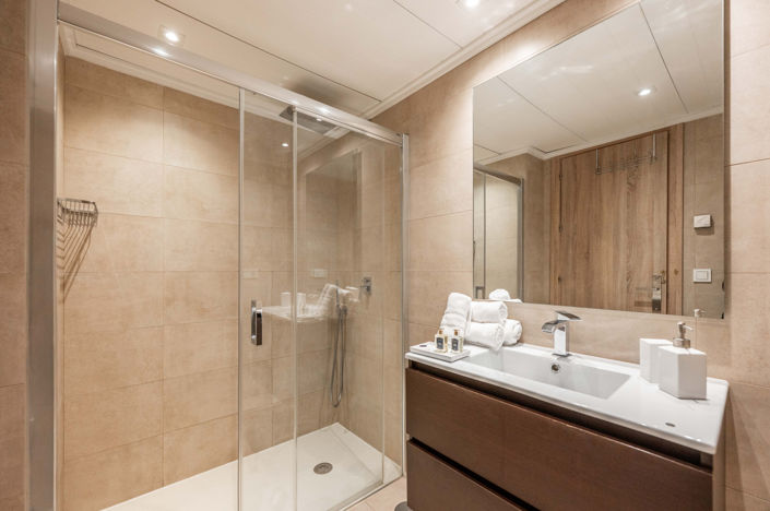 Image No.20-3 Bed Property for sale