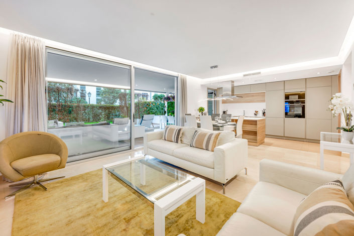 Image No.8-3 Bed Property for sale