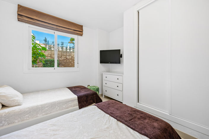 Image No.21-2 Bed Property for sale