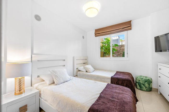 Image No.22-2 Bed Property for sale