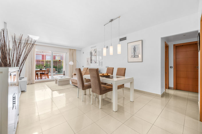 Image No.4-2 Bed Property for sale