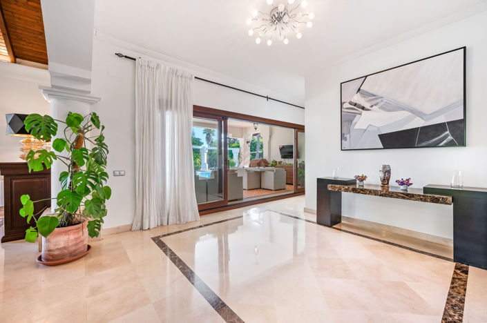 Image No.12-6 Bed Villa for sale