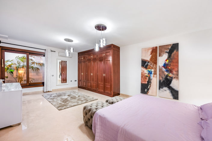 Image No.31-6 Bed Villa for sale