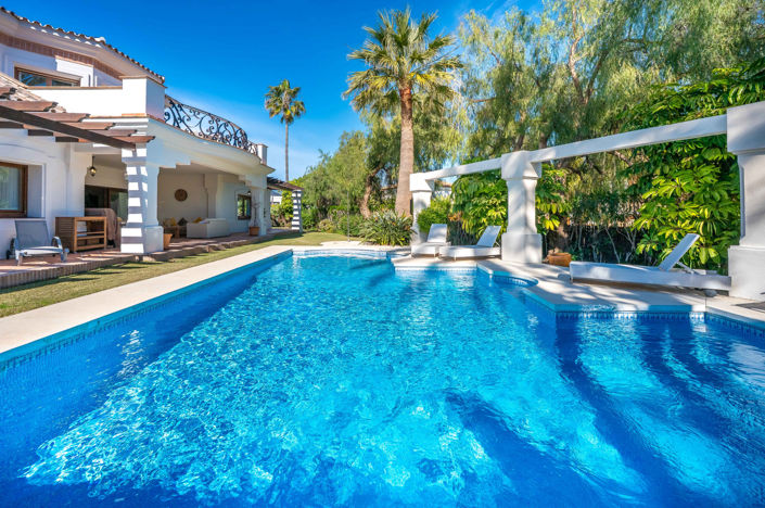 Image No.4-6 Bed Villa for sale