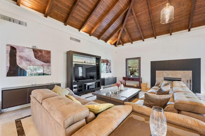 Image No.48-6 Bed Villa for sale