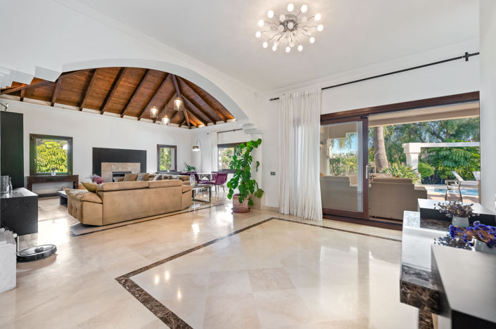 Image No.48-6 Bed Villa for sale